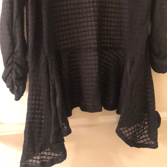 Candie’s Cropped Ruffle Cardigan - Picture 4 of 4